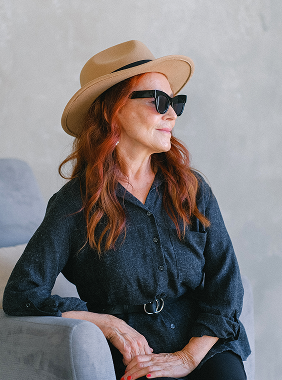 Женщина в шляпе